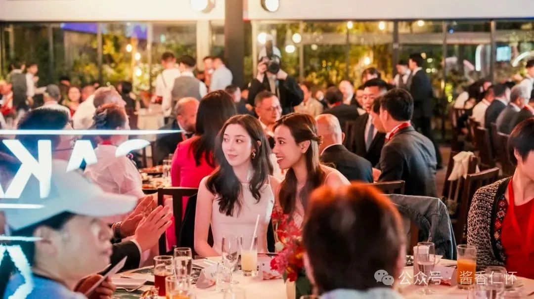 6月8日至9日,第十一届成都种业博览会在成都举办。贵州茅台酒厂(集团)红缨子农业科技发展有限公司(以下简称“茅台红缨子公司”),携“红缨子”“红珍珠”“台糯9号”三款产品亮相展会,吸引不少行业专家、学者、经销商、种植户等到场参观了解。据了解,茅台红缨子公司是此次大会上唯一的高粱品牌展示企业。 图片 在此次参展的三款产品中,“红缨子”高粱被参展者多次提及。作为酱酒产业“第一车间”,“红缨子”高粱品(图5) 6月8日至9日,第十一届成都种业博览会在成都举办。贵州茅台酒厂(集团)红缨子农业科技发展有限公司(以下简称“茅台红缨子公司”),携“红缨子”“红珍珠”“台糯9号”三款产品亮相展会,吸引不少行业专家、学者、经销商、种植户等到场参观了解。据了解,茅台红缨子公司是此次大会上唯一的高粱品牌展示企业。 图片 在此次参展的三款产品中,“红缨子”高粱被参展者多次提及。作为酱酒产业“第一车间”,“红缨子”高粱品(图5)