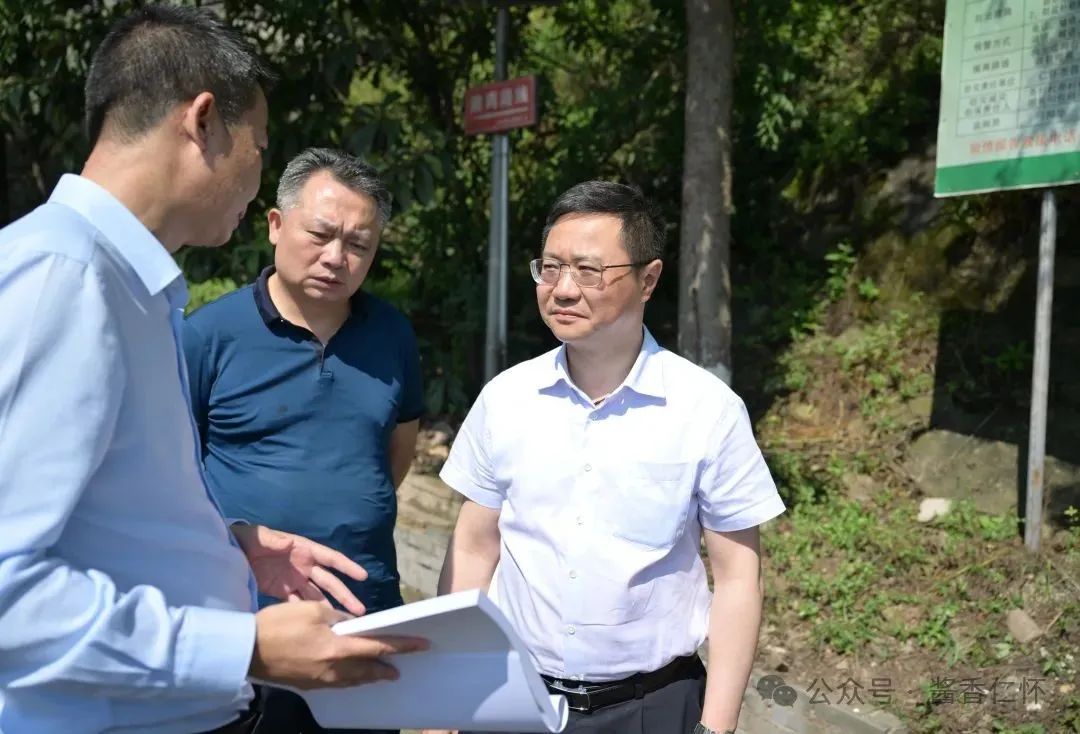 黄伟在仁怀市调研并开展入企走访(图2) 黄伟在仁怀市调研并开展入企走访(图2)